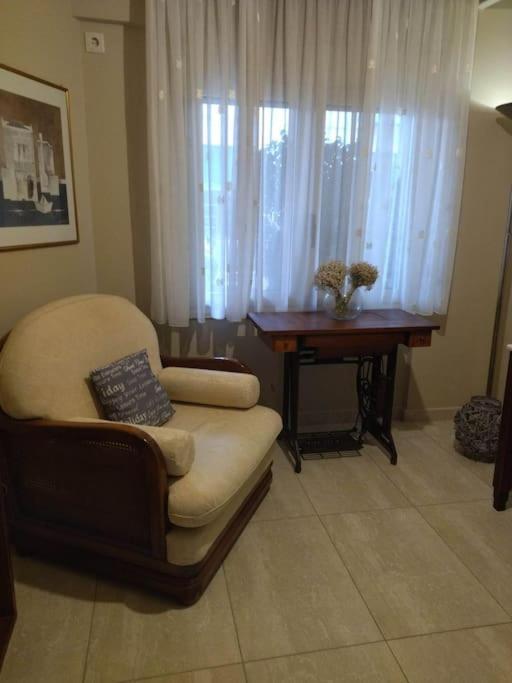 Kalamata Beach Maizonette Ground Floor And Semi-Basement With Yard מראה חיצוני תמונה