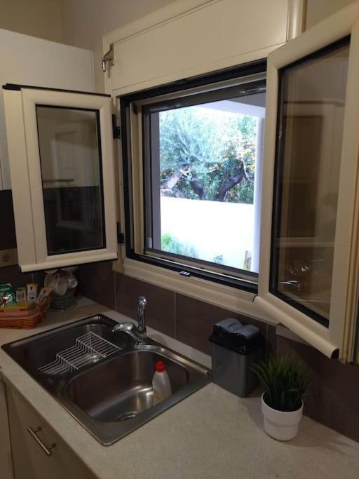 Kalamata Beach Maizonette Ground Floor And Semi-Basement With Yard מראה חיצוני תמונה