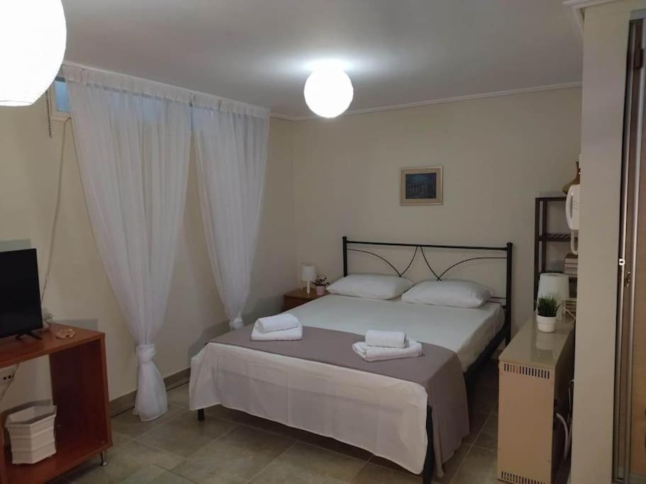Kalamata Beach Maizonette Ground Floor And Semi-Basement With Yard מראה חיצוני תמונה