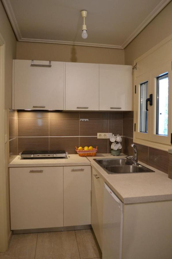 Kalamata Beach Maizonette Ground Floor And Semi-Basement With Yard מראה חיצוני תמונה
