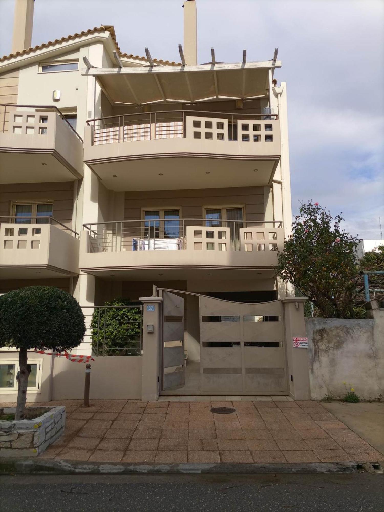 Kalamata Beach Maizonette Ground Floor And Semi-Basement With Yard מראה חיצוני תמונה